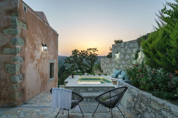 Foto van Armeni Mountain Oasis met 3 slaapkamers - Vakantiehuis in Armeni - TerraceBalcony