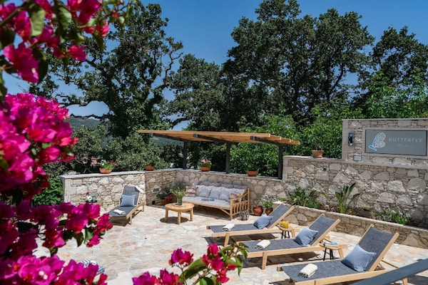 Foto van Armeni Mountain Oasis met 3 slaapkamers - Vakantiehuis in Armeni - TerraceBalcony