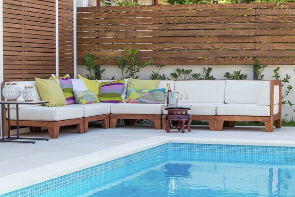 Foto van Luxe villa met privézwembad en tuin - Vakantiehuis in Kastel Stari - ExteriorSummer