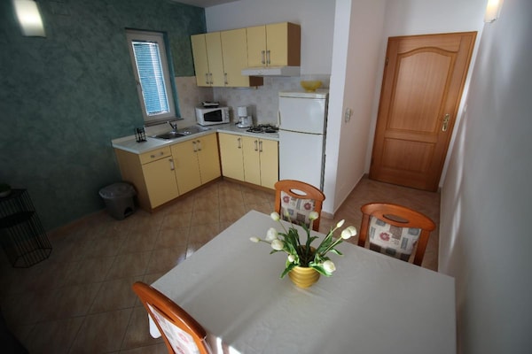 Foto van Charmant appartement aan zee voor 4 personen - Vakantiehuis in Stara Novalja - Kitchen
