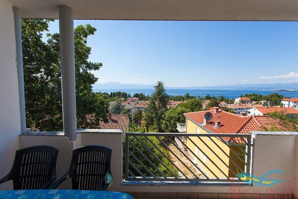 Foto van Appartement in Kroatië met zeezichtterras - Vakantiehuis in Malinska - ViewSummer