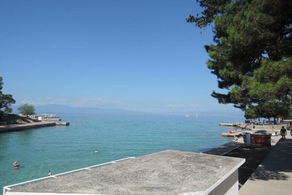 Foto van Appartement in Kroatië met zeezichtterras - Vakantiehuis in Malinska - AreaSummer1KM