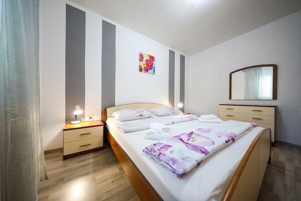 Foto van Vakantiehuis in Policnik met privézwembad - Vakantiehuis in Policnik - BedRoom