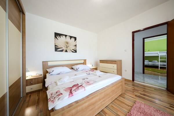 Foto van Vakantiehuis in Policnik met privézwembad - Vakantiehuis in Policnik - BedRoom