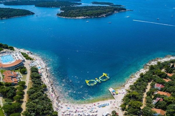 Foto van Vakantiehuis in Policnik met privézwembad - Vakantiehuis in Policnik - AreaSummer20KM