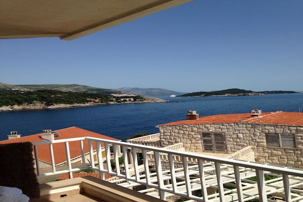 Foto van Apartment Paco - Three-Bedroom Apartment with Balcony and Sea View - View