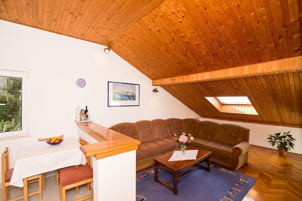 Foto van Apartment Srđ - Two-Bedroom Apartment with Balcony and Sea View - LivingRoom