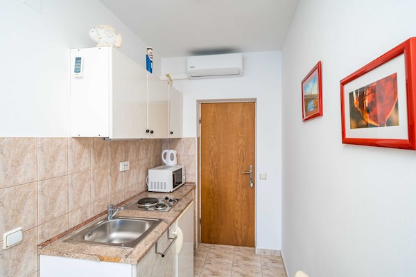 Foto van Apartments Nikolina (LU) - Studio with Sea View (3 Adults) - Kitchen