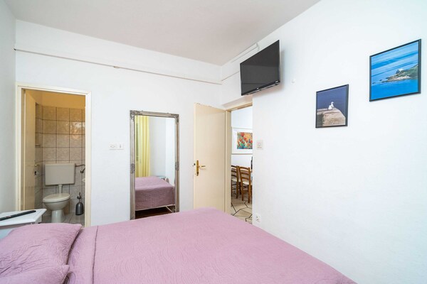 Foto van Apartments Nikolina (LU) - Two-Bedroom Apartment with Terrace - BedRoom