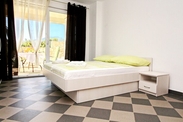 Foto van Apartments Gusti - Studio Apartment with Terrace and Sea View - Indoor