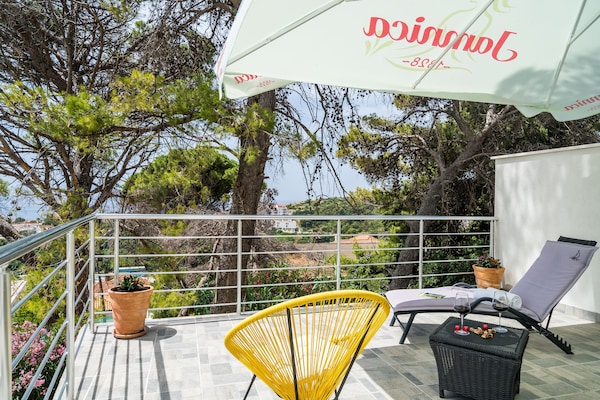 Foto van Apartment Eulalija- One-Bedroom Apartment with Terrace and Sea View - terrace