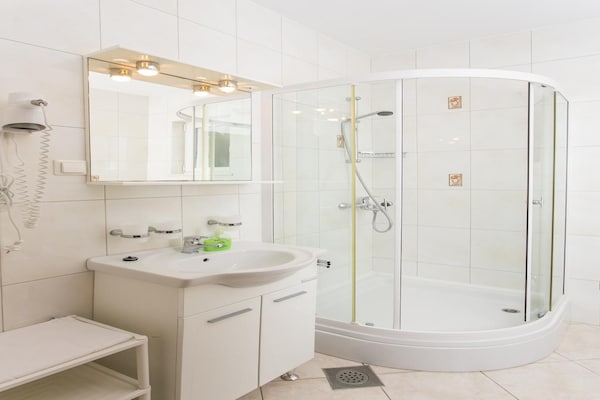 Foto van Apartments Miljan Popovic - Studio Apartment with Terrace - BathRoom