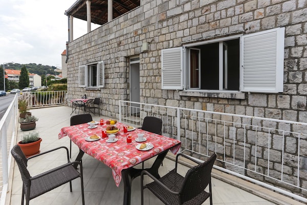 Foto van Apartments Sisic - Two Bedroom Apartment with Terrace - terrace