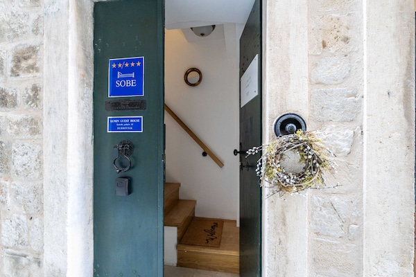 Foto van Guest House Lumin - Studio Apartment with City View Third Floor) (BR4) - Facilities