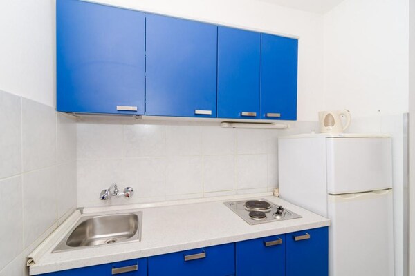 Foto van Apartments Bezek - Studio Apartment with Sea View - Vakantiehuis in Trstenik - Kitchen