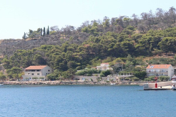 Foto van Apartments Bezek - Studio Apartment with Sea View - Vakantiehuis in Trstenik - View
