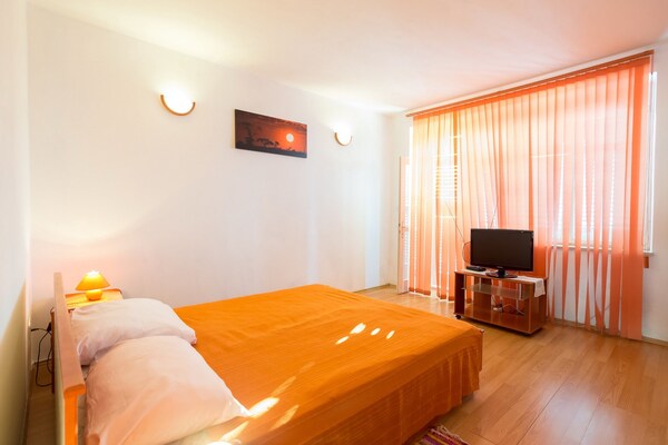 Foto van Apartments Sany- Two Bedroom Apartment with Balcony and Sea View - BedRoom