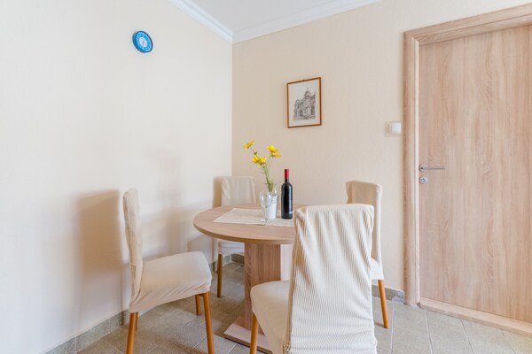 Foto van Apartments Fidelis - Two Bedroom Apartment with Terrace(6) - DiningRoom