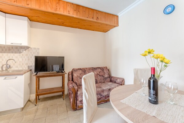 Foto van Apartments Fidelis - Two Bedroom Apartment with Terrace and Garden View(7) - LivingRoom