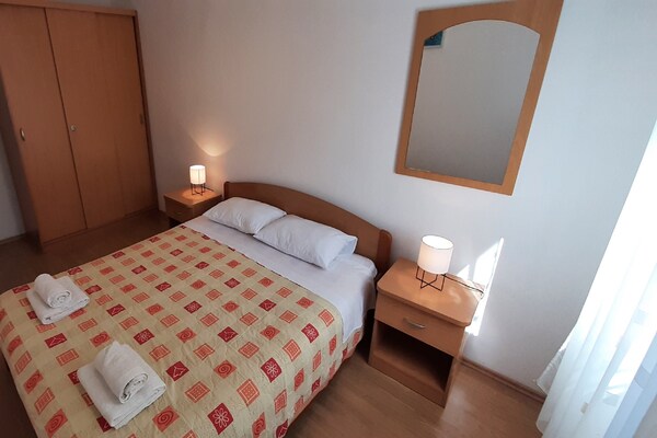 Foto van Apartment Classic Korčula - Two Bedroom Apartment with Terrace and Sea View - BedRoom