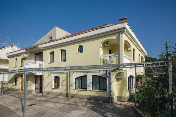 Foto van Apartments Čiovo - Family One Bedroom Apartment with Terrace (A1) - Outdoor