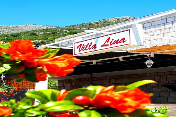 Foto van Apartments Lina - Two Bedroom Apartment with Terrace (A1) - Outdoor