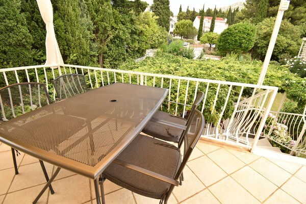 Foto van 2 slaapkamer appartement met tuin - Vakantiehuis in Mlini - terrace