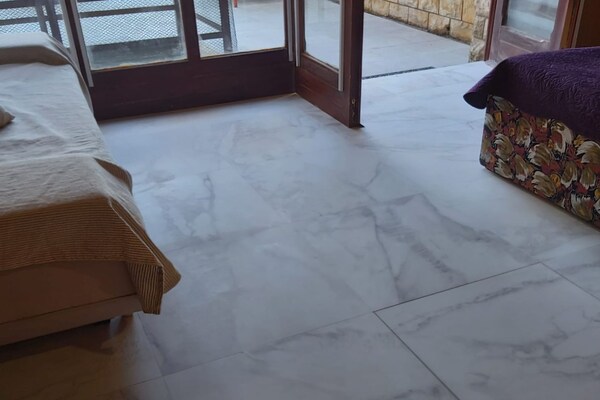 Foto van Big Terrace Apartment - Studio with Terrace and City View - First floor - BedRoom