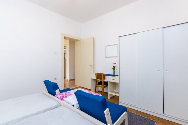 Foto van Apartment Lucy - Two Bedroom Apartment with Terrace and City View ( Gustin ) - BedRoom