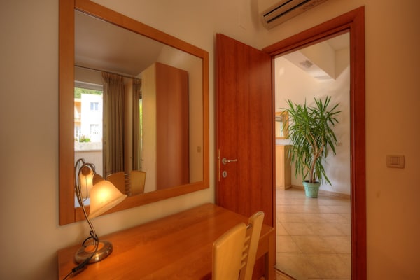 Foto van Apartment Villa Molina - One-Bedroom Apartment with Terrace and Sea View - BedRoom