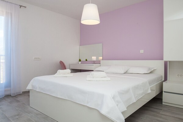 Foto van Apartments Dva Galeba - Standard One Bedroom Apartment with Partial Sea View (106) - BedRoom