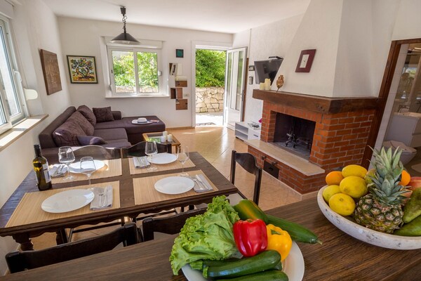 Foto van Apartment Karla - Two-Bedroom Apartment with Sea View - Kitchen