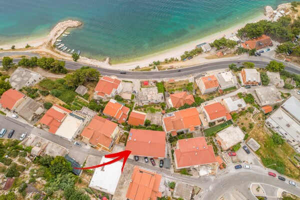Foto van Apartments Hope (Dugi Rat) - Comfort OneBedroom Apartment with Terrace and Sea View (A1) - View