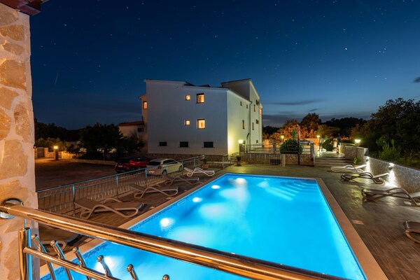 Foto van Apartments Karen - Two Bedroom Apartment with Balcony (A1) - Pool