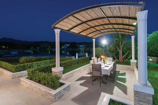 Foto van Holiday Home Lovište-Three Bedroom Holiday Home with Pool and Sea View - terrace