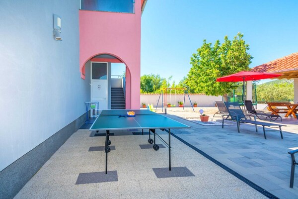 Foto van Holiday Home Marinela - Four Bedroom Holiday Home with Swimming Pool - Outdoor