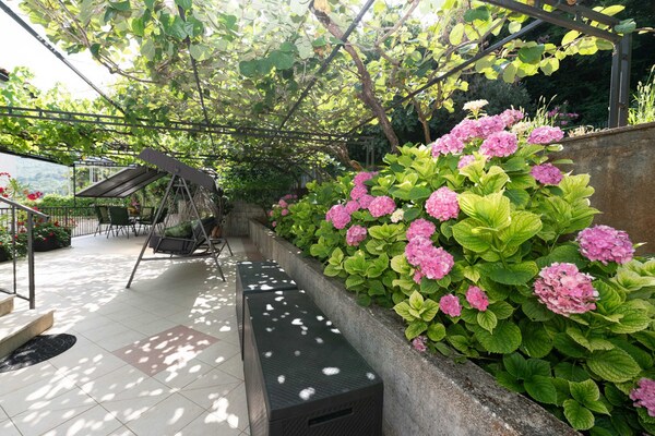 Foto van Apartment Sanja Opatija - Two bedroom apartment with Terrace and sea view - terrace