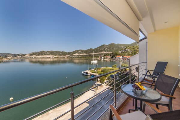 Foto van Apartments Ema-Comfort Two Bedroom Apartment with Sea View ( Fancy ) - terrace