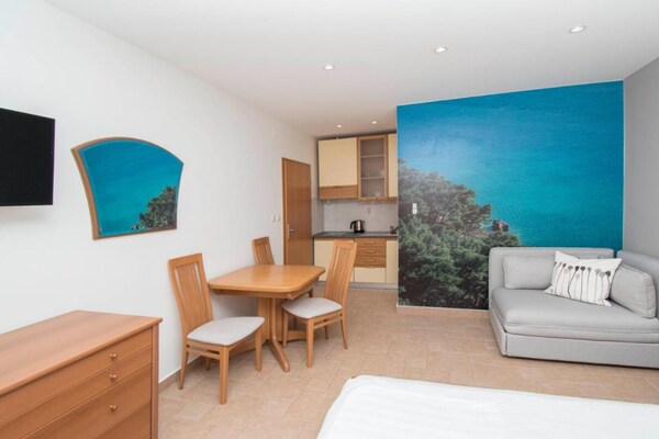 Foto van Apartments Antonio - Studio with Balcony (2+1) - 5 - Indoor