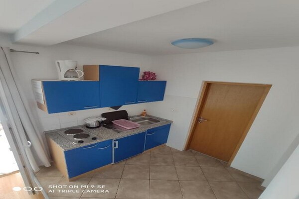 Foto van Apartments Vala - One Bedroom Apartment with Sea View A2 - Kitchen