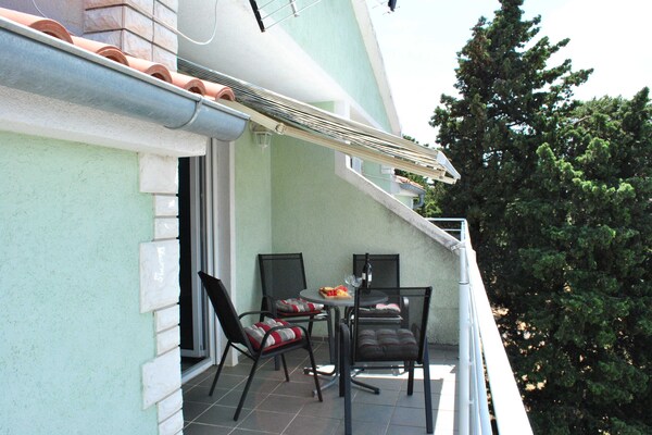 Foto van Apartments Smokvica - Studio Apt with Sea View - Vakantiehuis in Starigrad-Paklenica - TerraceBalcony