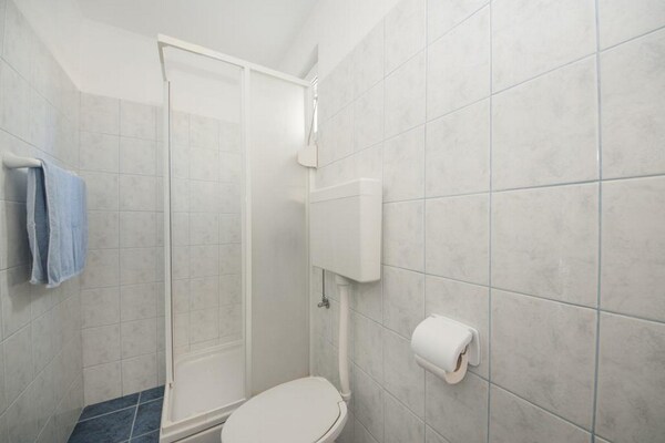 Foto van Bertie's Lodge - Comfort One Bedroom Apartment with Balcony and Sea View(A3) - BathRoom