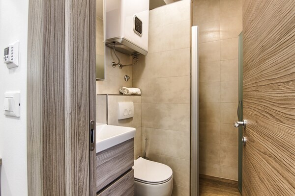 Foto van Apartments Victoria - One Bedroom Apartment with Terrace (A2) - BathRoom