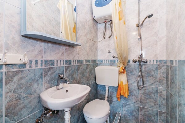 Foto van Apartments Hak - One Bedroom Apartment with Balcony - BathRoom