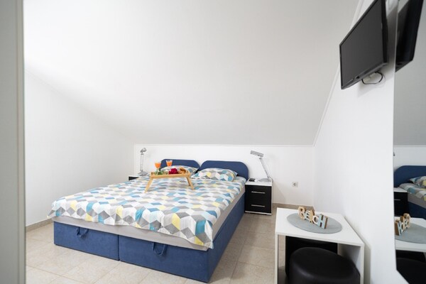 Foto van Apartments Milic - Twin Room 1 - Vakantiehuis in Karin Gornji - BedRoom