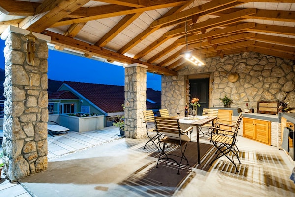 Foto van Apartments Villa Arcadia - Studio Apartment with Hot Tub - Outdoor