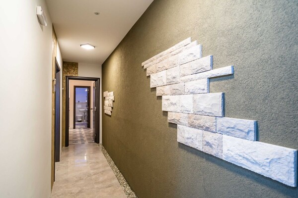 Foto van Apartments Villa Arcadia - Studio Apartment with Hot Tub - Indoor