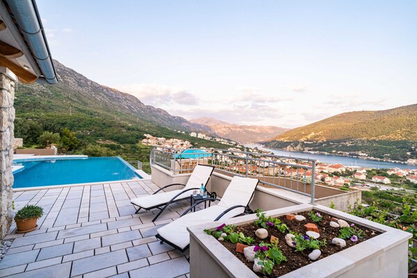 Foto van Apartments Villa Arcadia - Studio Apartment with Hot Tub - Pool