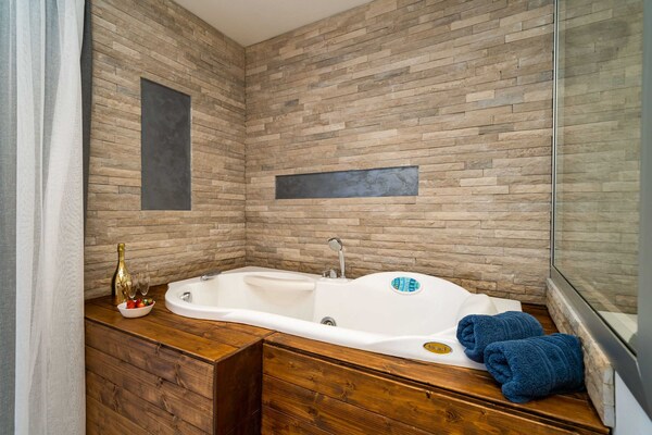 Foto van Apartments Villa Arcadia - Studio Apartment with Hot Tub - Spa