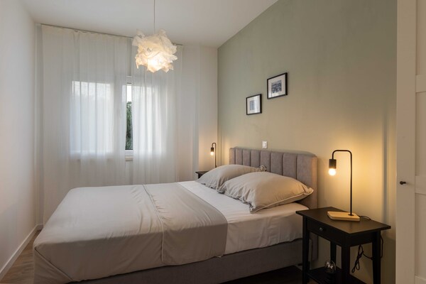 Foto van Apartments aMare - Three Bedroom Apartment with Balcony and Sea View - BedRoom